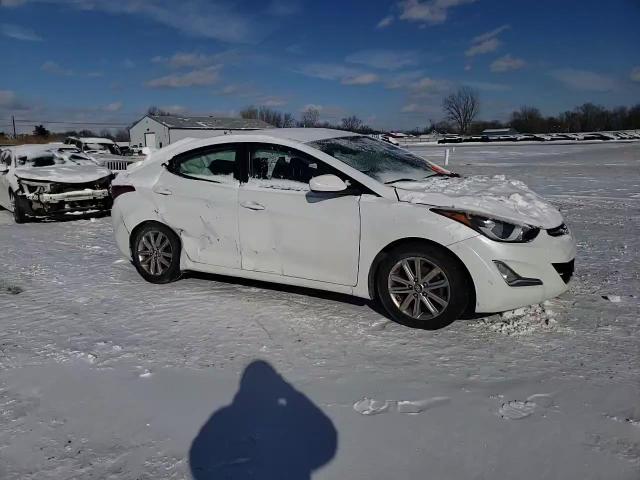 2016 Hyundai Elantra - Image 11