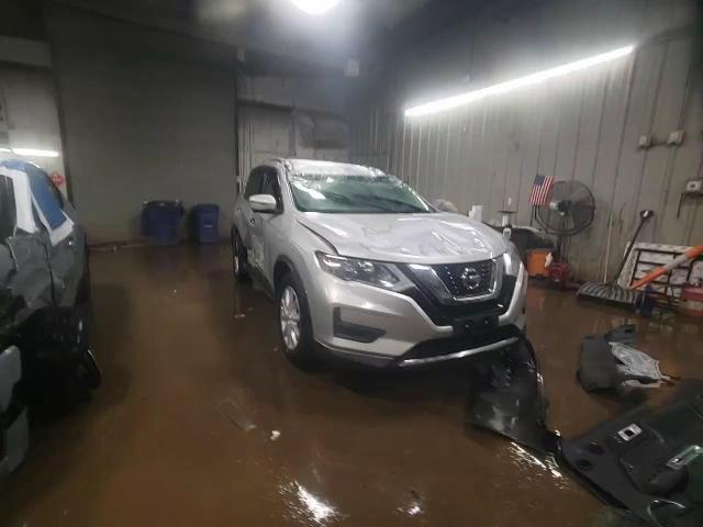 2017 Nissan Rogue - Image 13