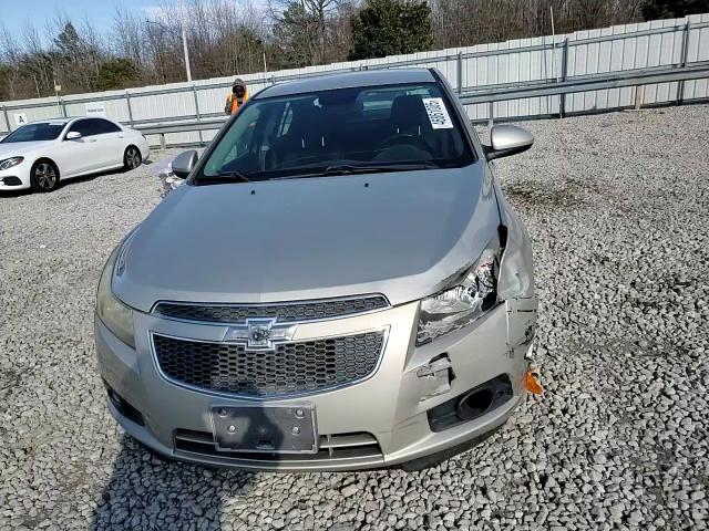 2013 Chevrolet Cruze - Image 11