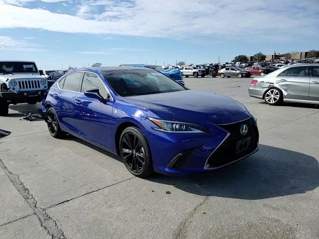 2022 Lexus ES - Image 14