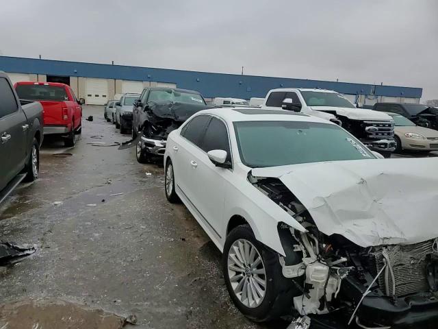 2017 Volkswagen Passat - Image 10