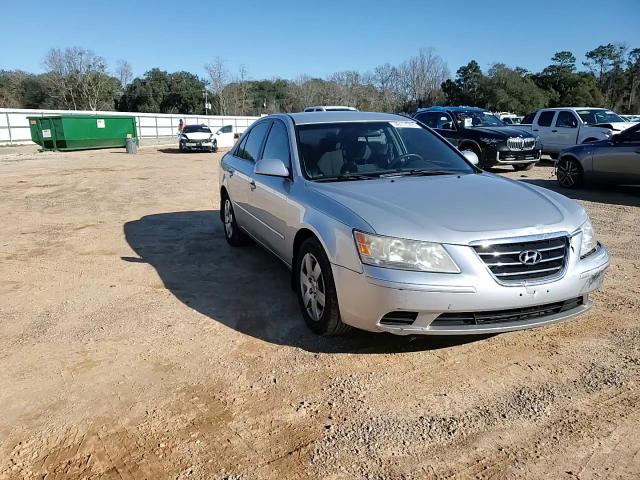 2010 Hyundai Sonata - Image 11
