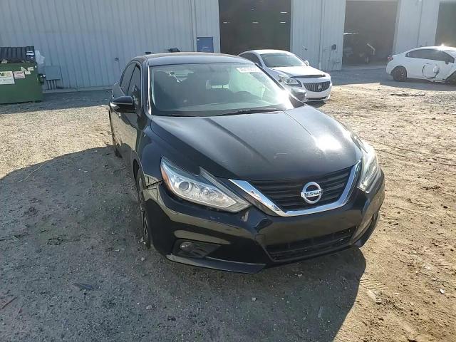 2018 Nissan Altima - Image 10