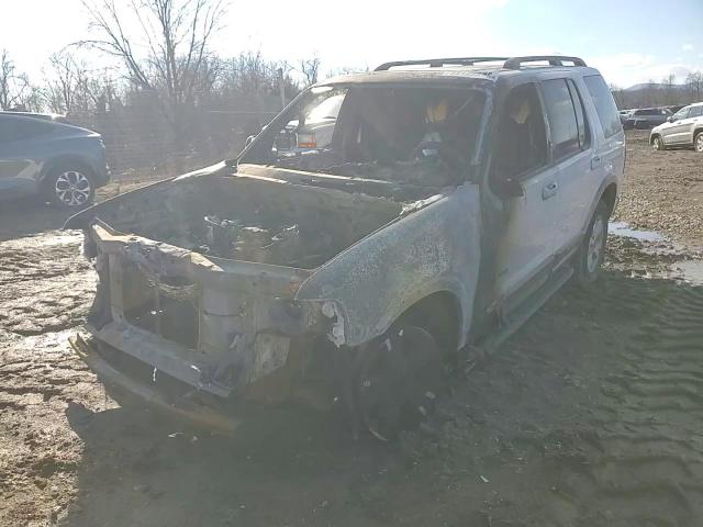 2004 Ford Explorer - Image 12