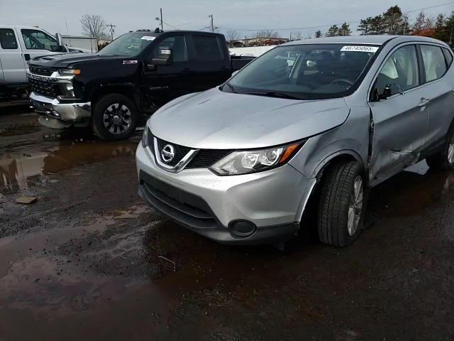 2017 Nissan Rogue - Image 11