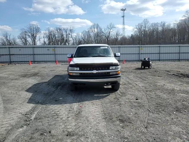 2002 Chevrolet Silverado - Image 11
