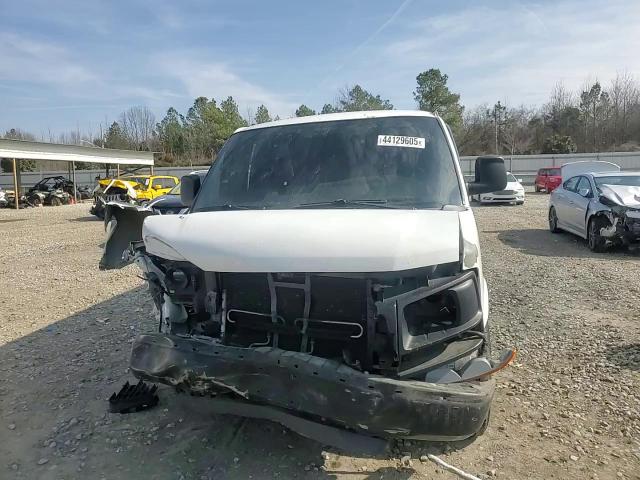 2011 GMC Savana - Image 10