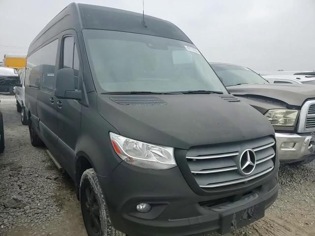 2019 Mercedes-Benz Sprinter - Image 11