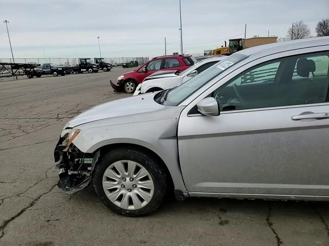 2012 Chrysler 200 - Image 10