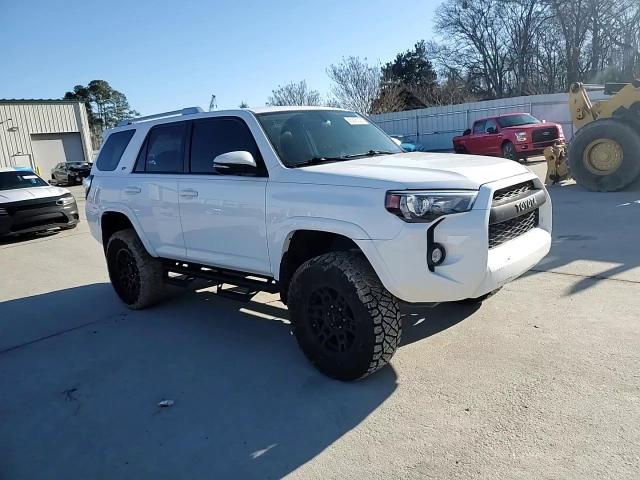 2018 Toyota 4Runner - Image 11