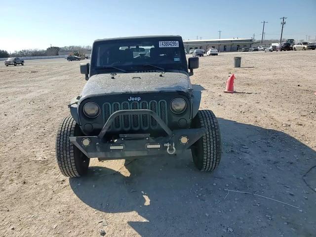 2015 Jeep Wrangler - Image 11
