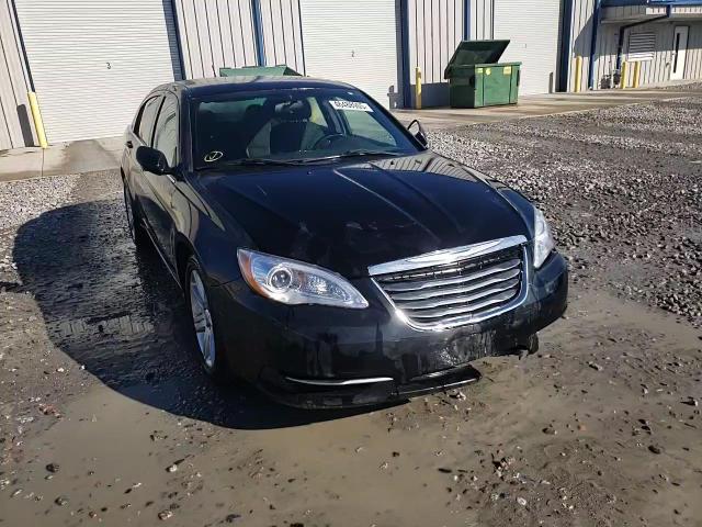 2011 Chrysler 200 - Image 11