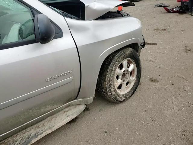 2006 GMC Envoy - Image 11