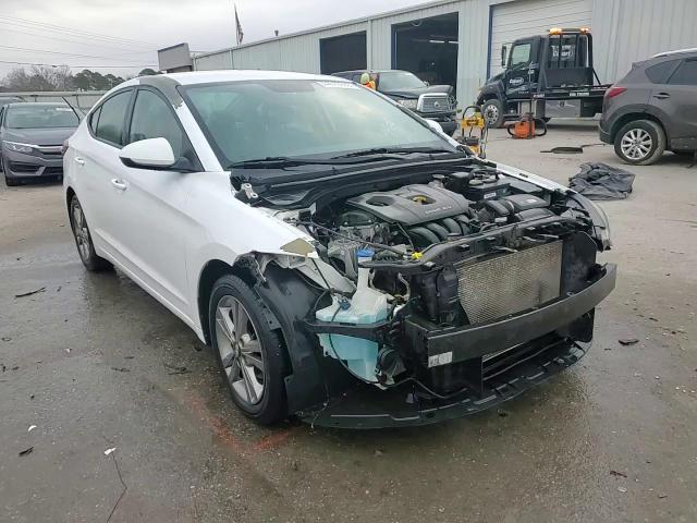 2017 Hyundai Elantra - Image 15