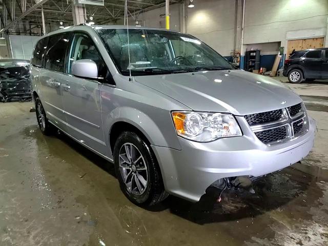 2017 Dodge Caravan - Image 14