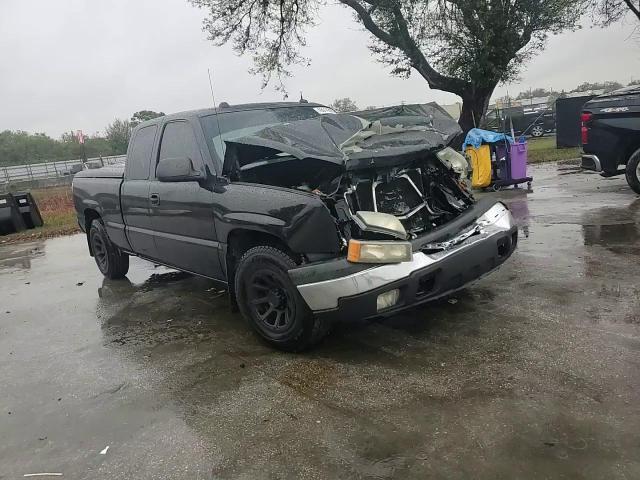 2004 Chevrolet Silverado - Image 11