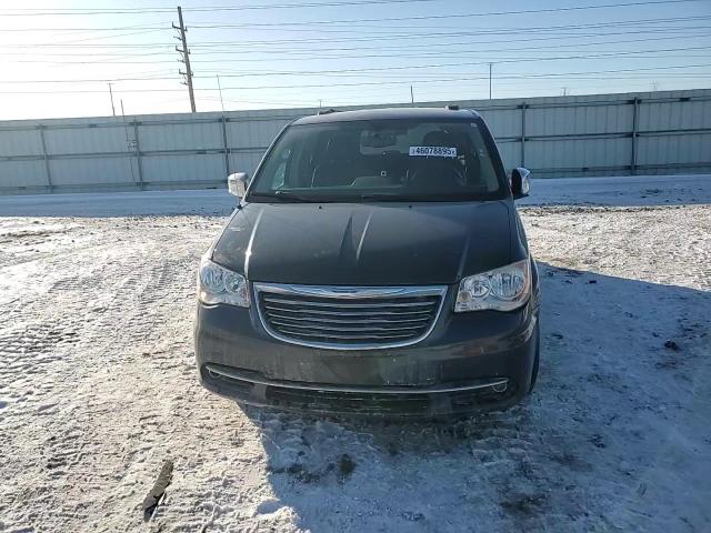 2014 Chrysler Town & Country - Image 11