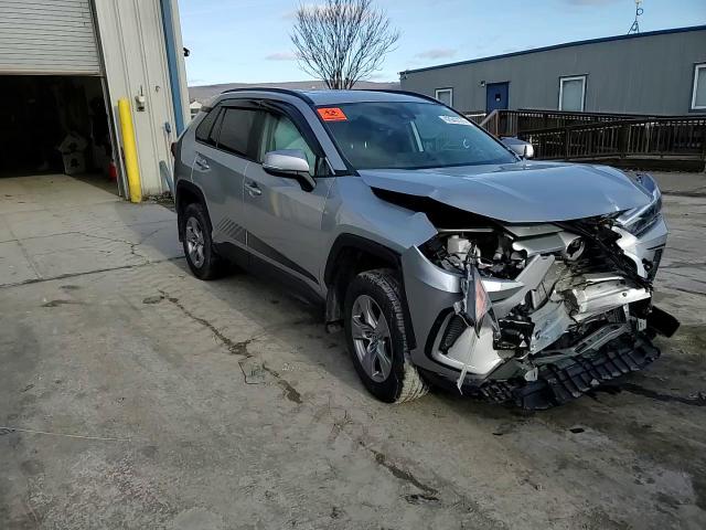 2022 Toyota RAV 4 - Image 12