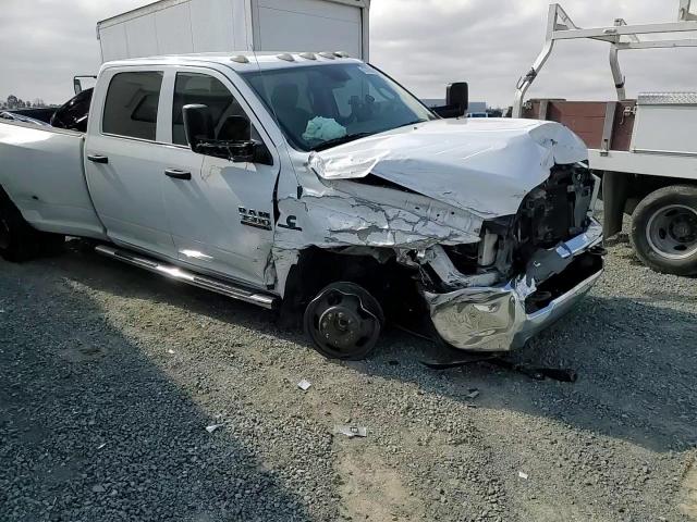 2016 RAM 3500 - Image 10