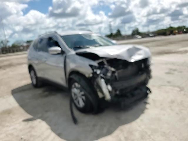 2016 Nissan Rogue - Image 12