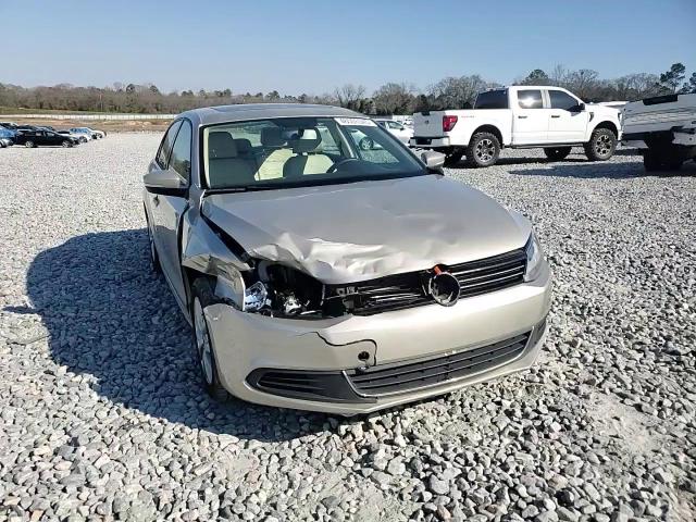 2014 Volkswagen Jetta - Image 13