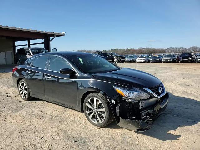 2017 Nissan Altima - Image 10