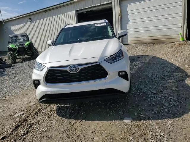 2021 Toyota Highlander - Image 14