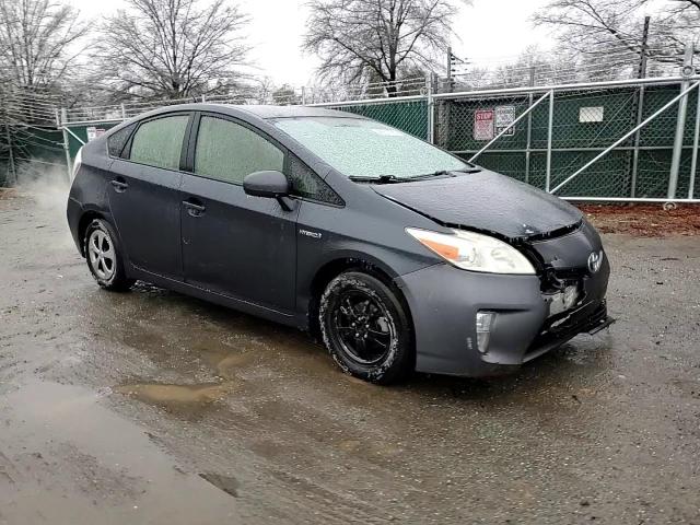 2012 Toyota Prius - Image 11
