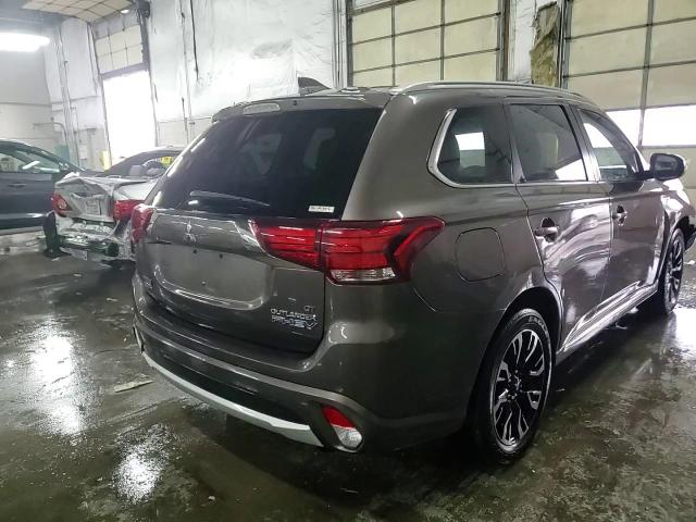 2018 Mitsubishi Outlander - Image 14