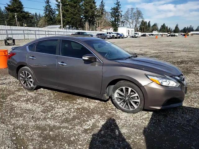 2016 Nissan Altima - Image 11