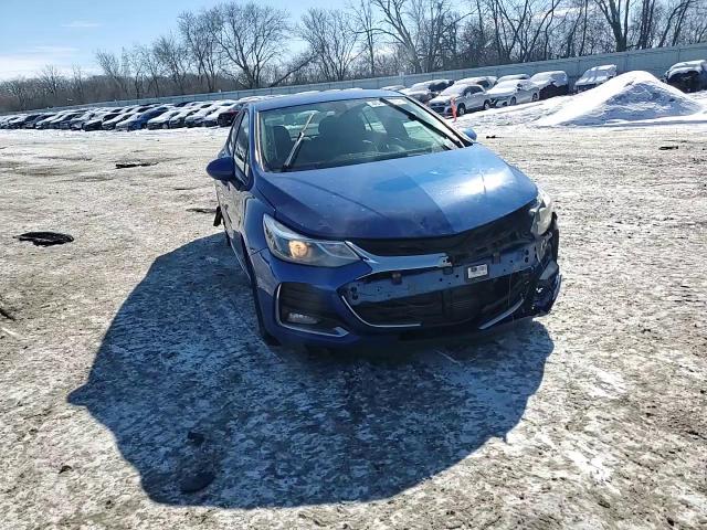 2019 Chevrolet Cruze - Image 13