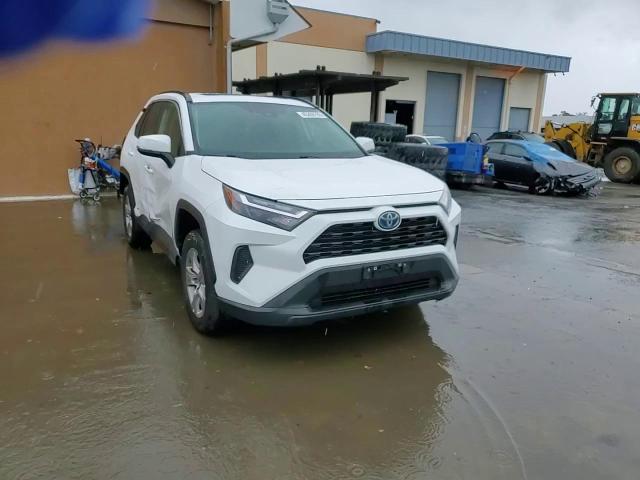 2022 Toyota RAV 4 - Image 10