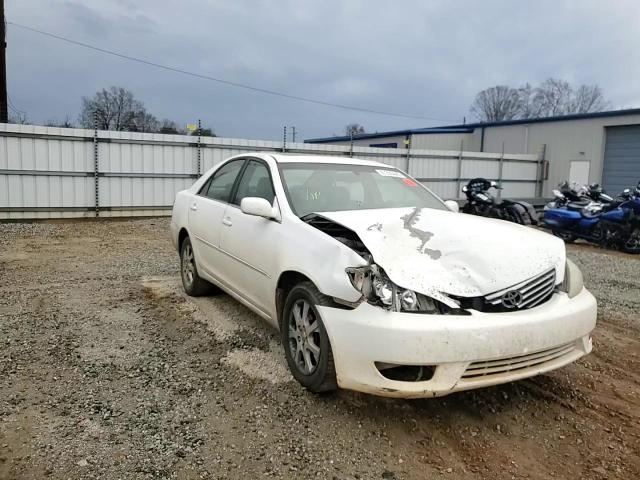 2005 Toyota Camry - Image 10