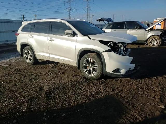 2016 Toyota Highlander - Image 11