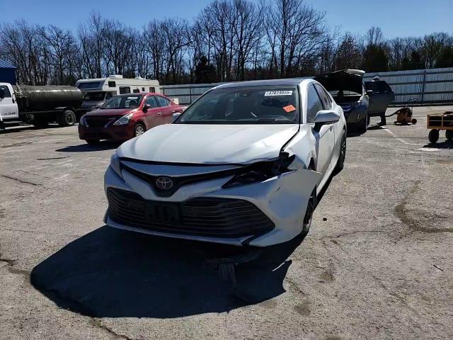 2018 Toyota Camry - Image 11