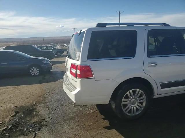 2012 Lincoln Navigator - Image 14