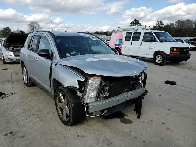 2011 Jeep Compass - Image 11