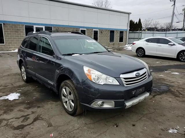 2010 Subaru Outback - Image 12
