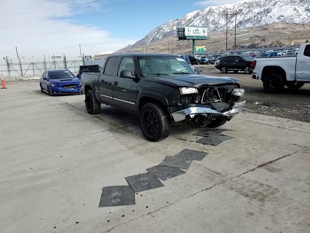 2005 Chevrolet Silverado - Image 11