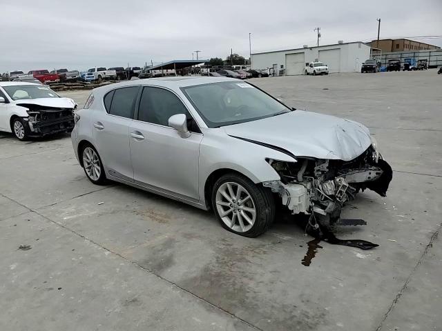 2012 Lexus CT - Image 10