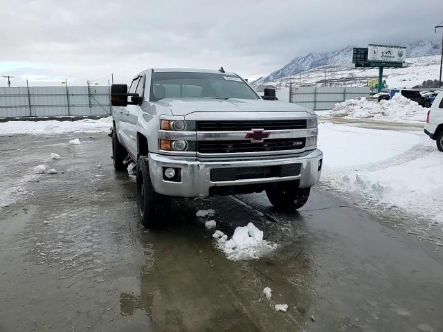 2015 Chevrolet Silverado - Image 11