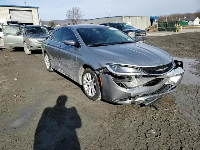 2015 Chrysler 200 - Image 13