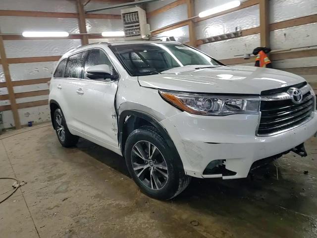 2016 Toyota Highlander - Image 14