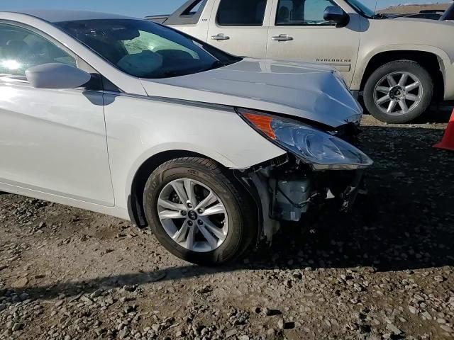 2013 Hyundai Sonata - Image 10