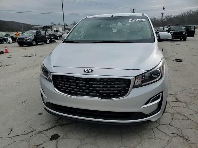 2021 Kia Sedona - Image 11