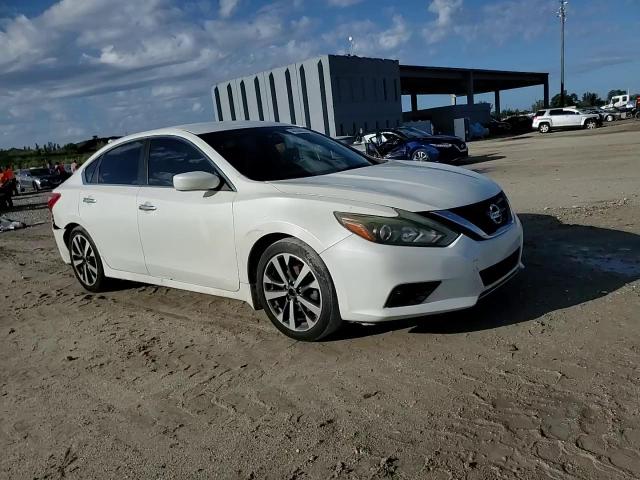 2016 Nissan Altima - Image 10