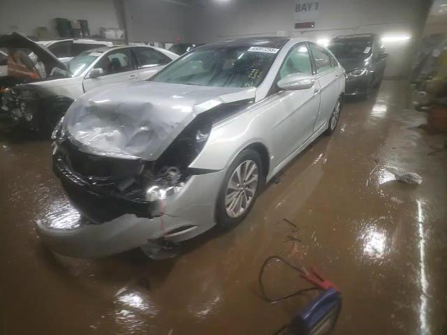 2014 Hyundai Sonata - Image 13