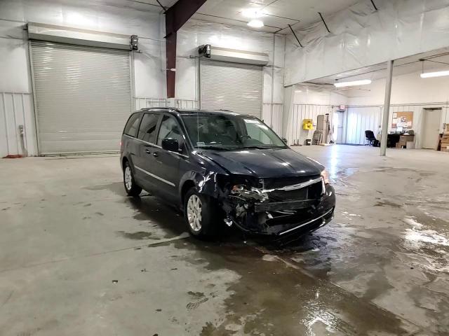 2014 Chrysler Town & Country - Image 14