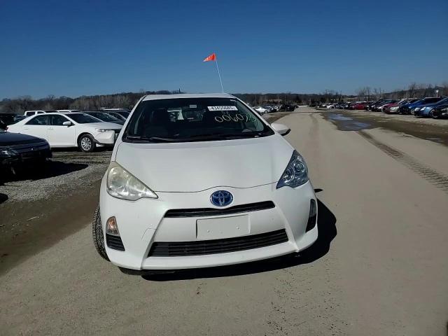 2012 Toyota Prius - Image 11
