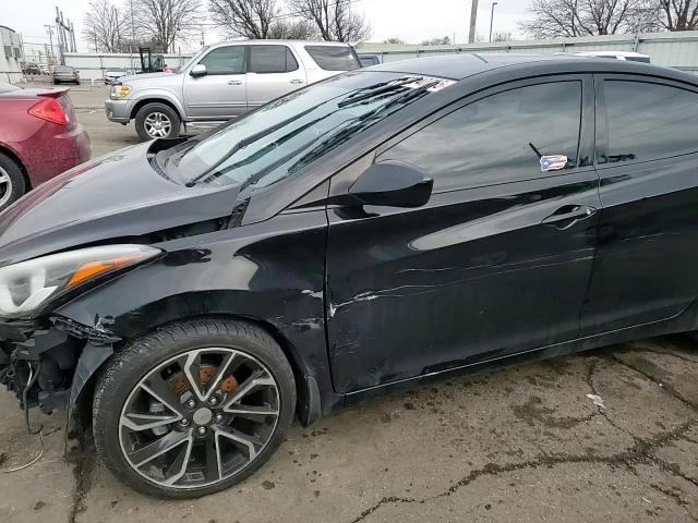 2016 Hyundai Elantra - Image 10